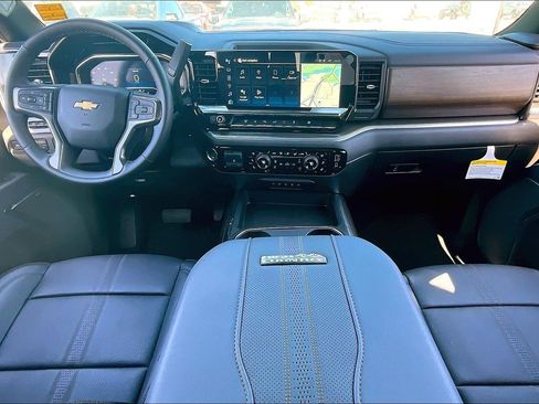 New 2025 Chevrolet Silverado 3500 High Country w/ High Country Premium Package image 5