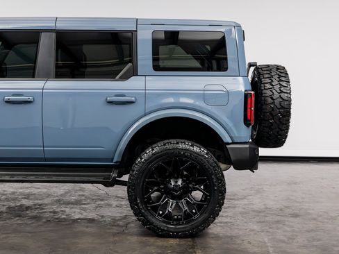 Used 2025 Ford Bronco Outer Banks AWD/4WD image 13