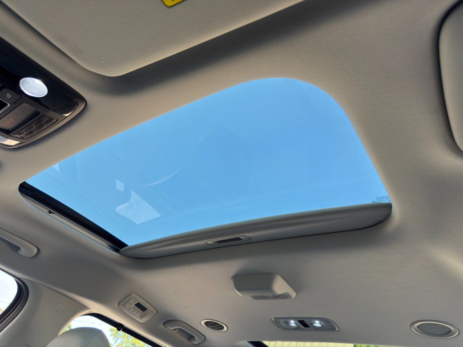 Used 2025 Kia Carnival SX Prestige FWD image 12