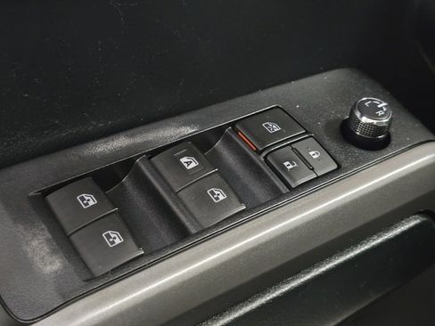 Used 2017 Toyota Tacoma SR5 image 23