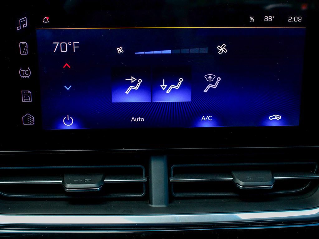 Used 2024 Chevrolet Trax ACTIV w/ Driver Confidence Package FWD image 20
