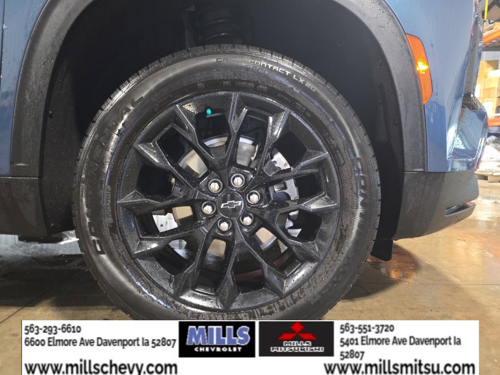 Used 2024 Chevrolet Traverse LT w/ Midnight/Sport Edition AWD/4WD image 25