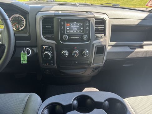 Used 2019 RAM 1500 Express w/ Express Value Package AWD/4WD image 23