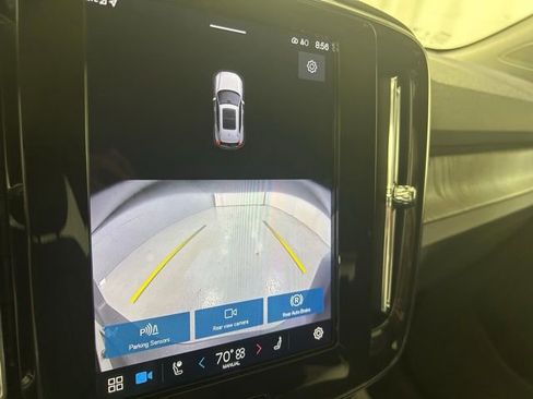 Used 2025 Volvo XC40 B5 Core image 15