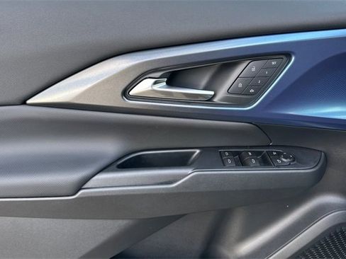 New 2026 Chevrolet Equinox EV LT image 14