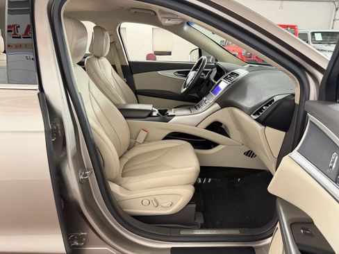 Used 2020 Lincoln Nautilus Premier w/ Equipment Group 101A AWD/4WD image 38