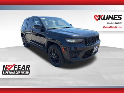 Used 2025 Jeep Grand Cherokee Altitude