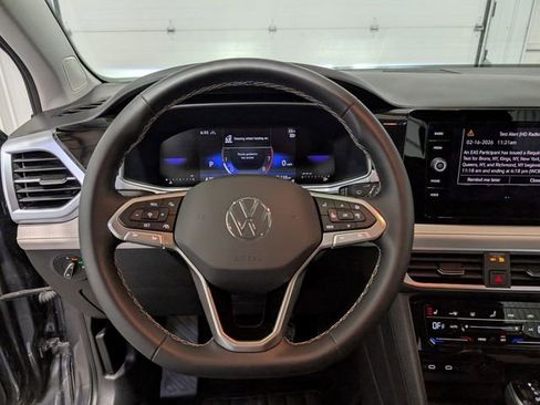 Used 2025 Volkswagen Taos SE image 16