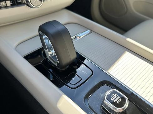 Certified 2023 Volvo XC60 B5 Core w/ Climate Package AWD/4WD image 19