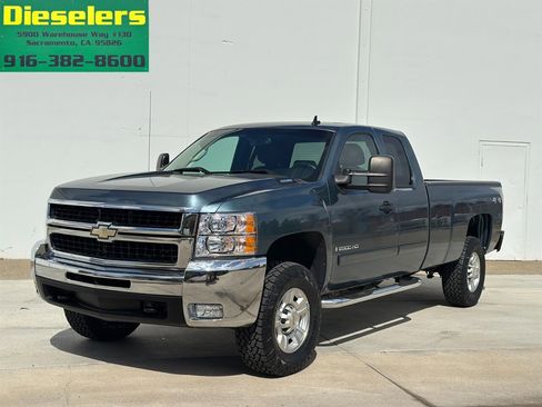 Used 2007 Chevrolet Silverado 2500 LT w/ 2LT Audio Package image 1