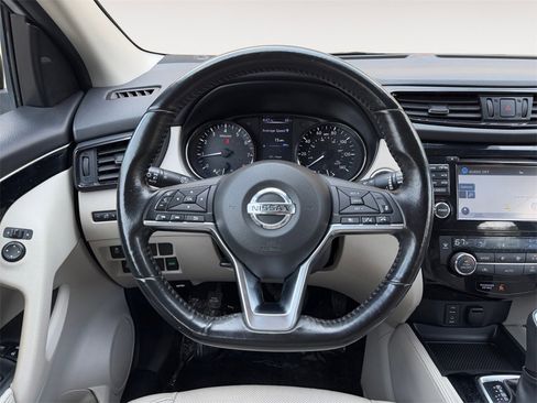 Used 2018 Nissan Rogue Sport SL w/ SL Premium Package image 23