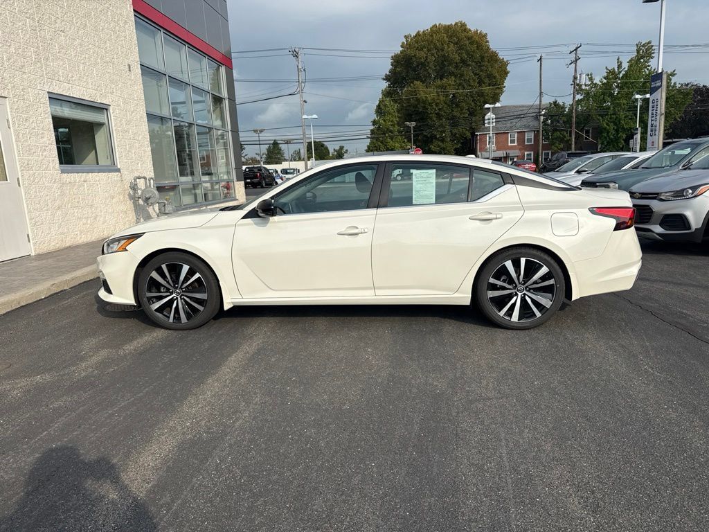 Used 2022 Nissan Altima 2.0 SR FWD image 3