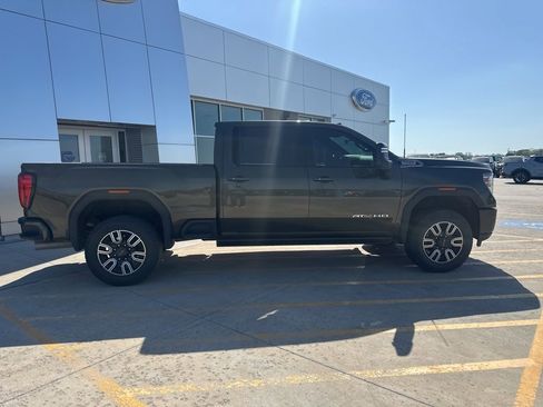 Used 2023 GMC Sierra 2500 AT4 w/ AT4 Premium Plus Package AWD/4WD image 11