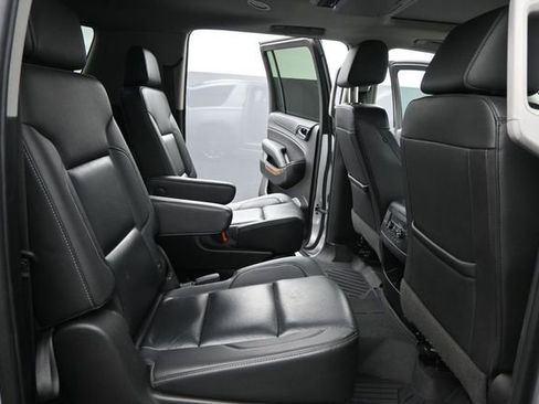 Used 2019 Chevrolet Suburban Premier AWD/4WD image 21