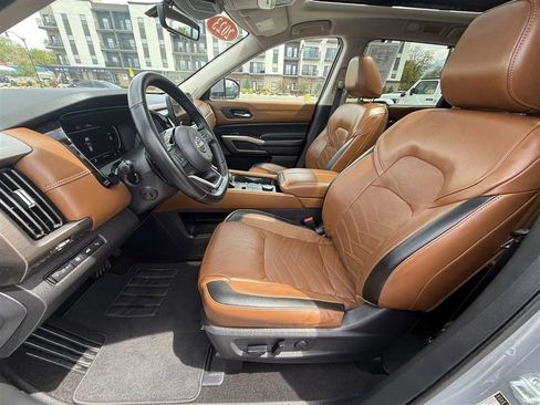 Used 2023 Nissan Pathfinder Platinum AWD/4WD image 27