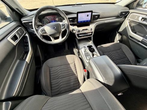 Used 2021 Ford Explorer XLT AWD/4WD image 9