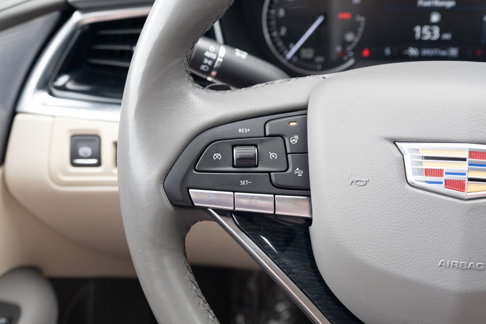 Used 2024 Cadillac XT6 Premium Luxury AWD/4WD image 6