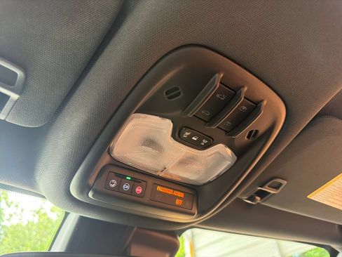 Used 2025 Chevrolet TrailBlazer RS w/ Convenience Package FWD image 27
