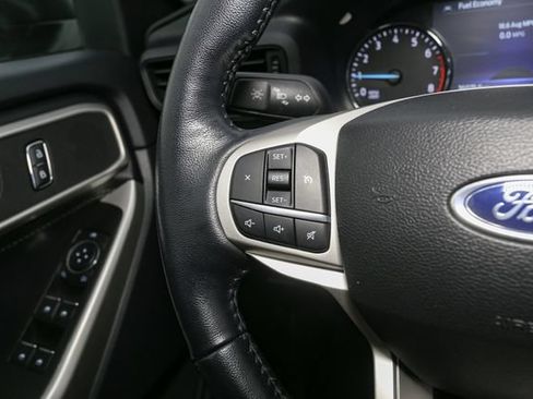 Used 2022 Ford Explorer XLT AWD/4WD image 31