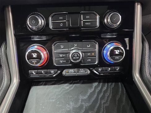 Used 2021 GMC Yukon Denali w/ Denali Premium Package image 22