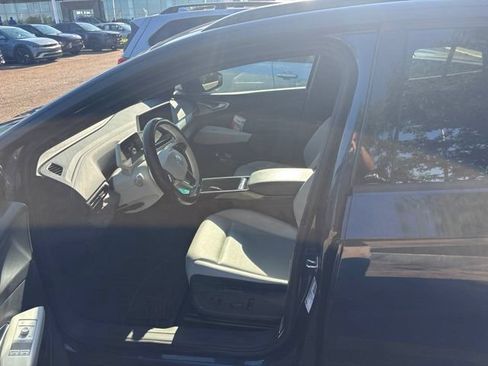 Used 2023 Volkswagen ID.4 Pro S AWD/4WD image 5