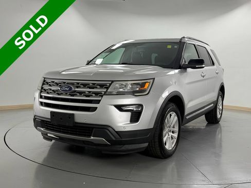 Used 2018 Ford Explorer XLT w/ Equipment Group 202A AWD/4WD image 1