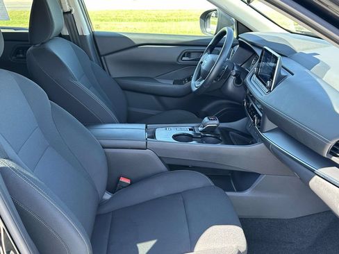 Used 2026 Nissan Rogue S FWD image 9