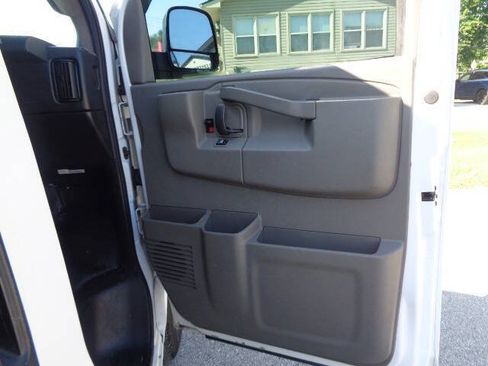 Used 2021 Chevrolet Express 2500 w/ Communications Package RWD image 21