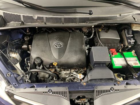 Used 2018 Toyota Sienna XLE Premium image 11