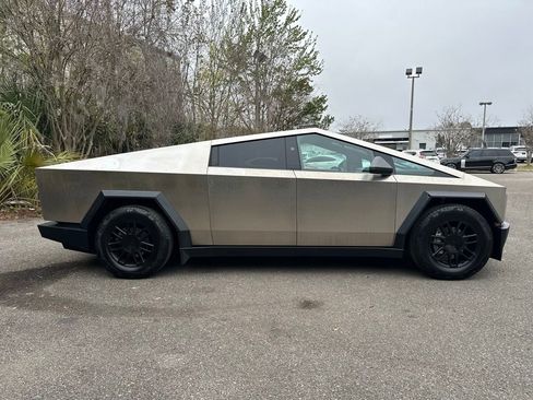 Used 2024 Tesla Cybertruck AWD Crew Cab image 16