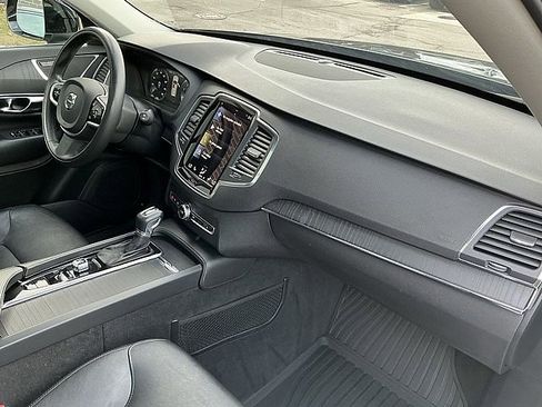 Used 2020 Volvo XC90 T5 Momentum w/ Protection Package Premier image 21