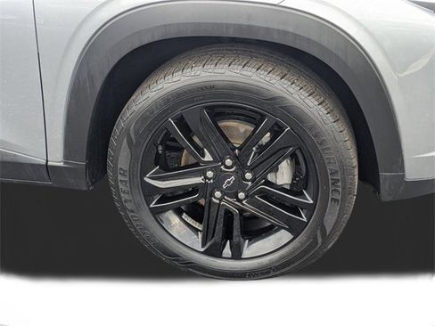 Used 2025 Chevrolet Trax ACTIV w/ Sunroof Package image 19