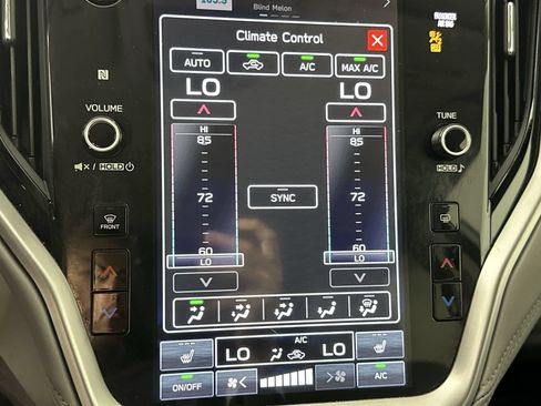 Used 2024 Subaru Outback Premium AWD/4WD image 19