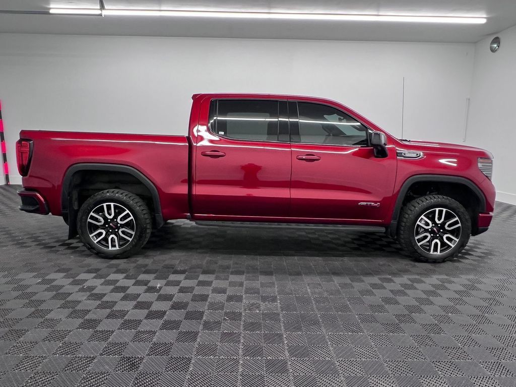 Used 2025 GMC Sierra 1500 AT4 w/ AT4 Premium Package AWD/4WD image 8