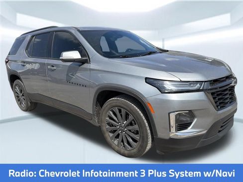 Used 2023 Chevrolet Traverse RS FWD image 5