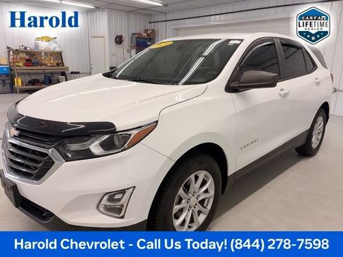 Used 2020 Chevrolet Equinox LS w/ LS Convenience Package AWD/4WD image 3