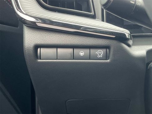 Certified 2025 Nissan Kicks SR image 40