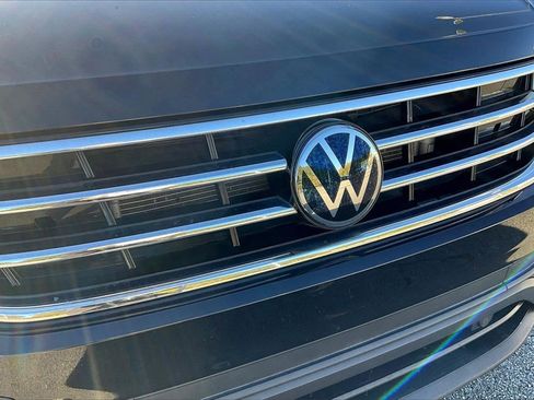 Used 2022 Volkswagen Tiguan SE image 27