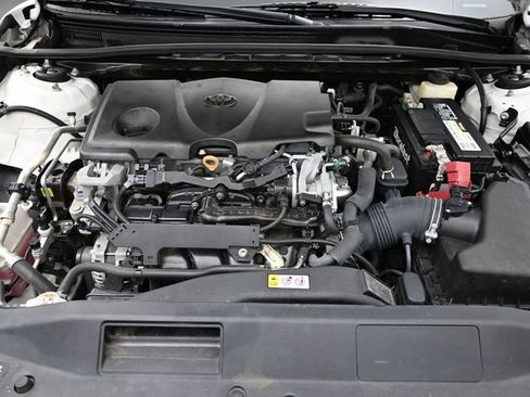 Used 2018 Toyota Camry LE image 17