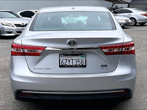 Used 2013 Toyota Avalon XLE Touring w/ Preferred Accessory Package FWD image 5