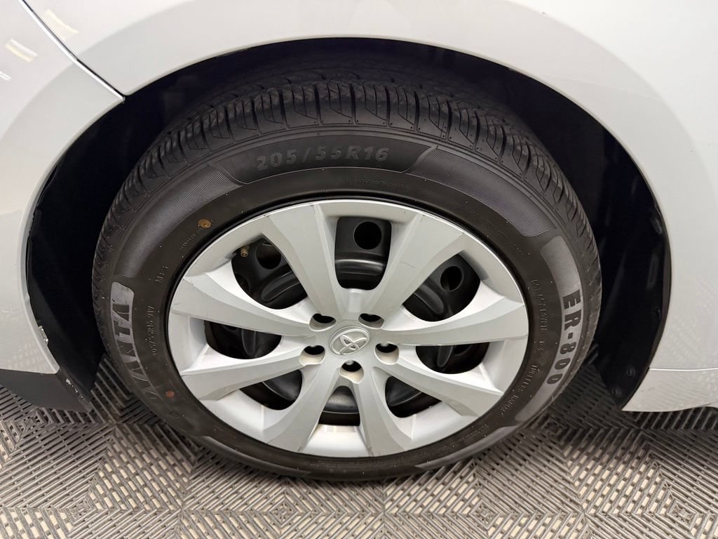 Used 2024 Toyota Corolla LE FWD image 21