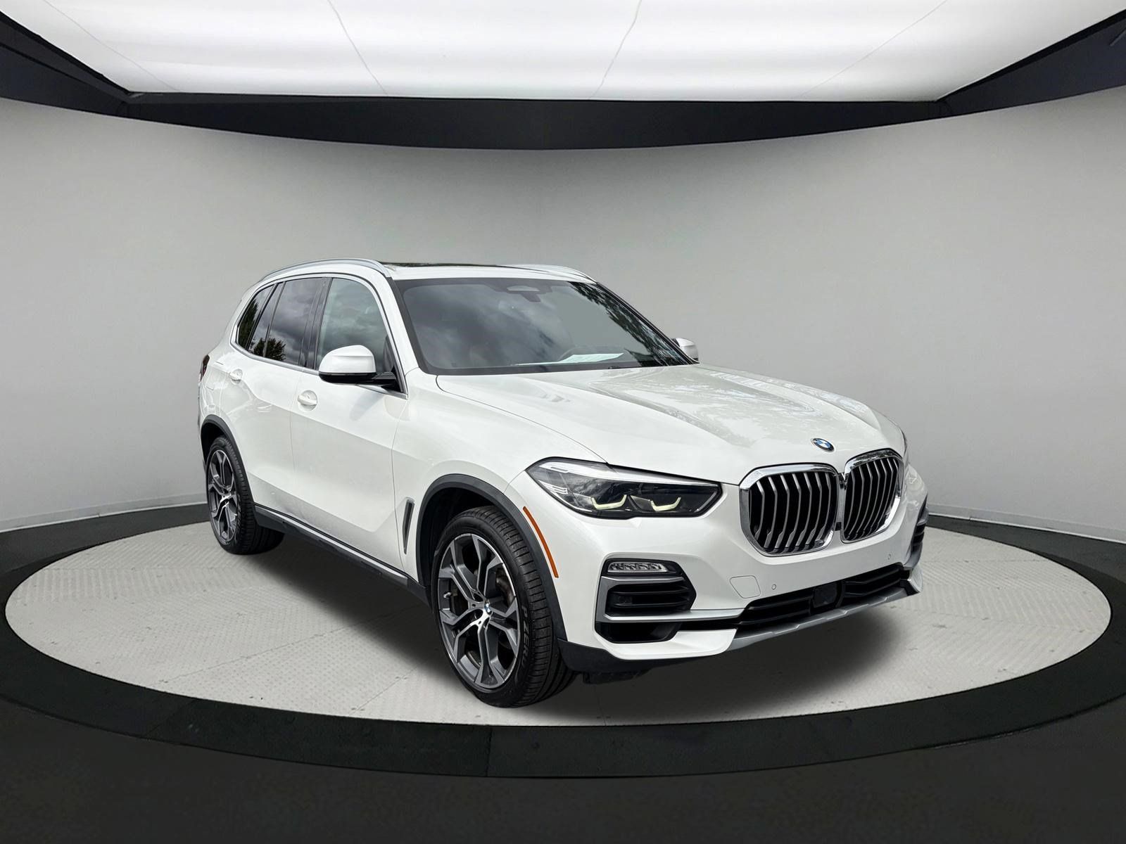 Used 2021 BMW X5 xDrive40i w/ Premium Package AWD/4WD image 3