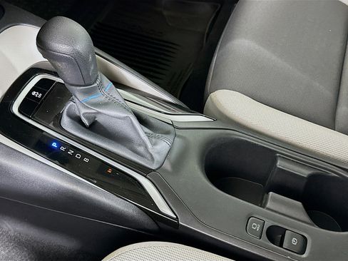 Used 2025 Toyota Corolla LE image 23