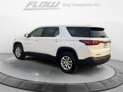 Used 2022 Chevrolet Traverse LS image 6