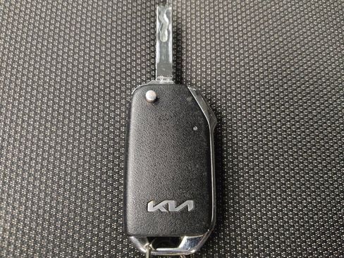 Used 2022 Kia Forte LXS w/ LXS Technology Package FWD image 32