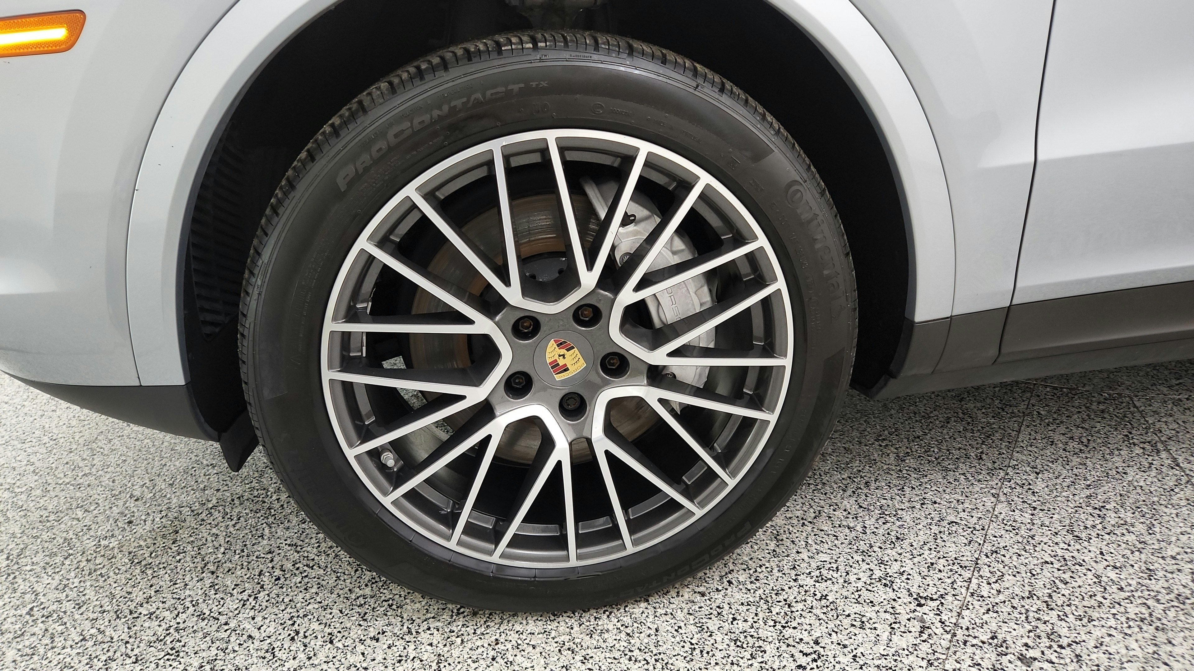 Used 2023 Porsche Cayenne Coupe AWD/4WD image 31