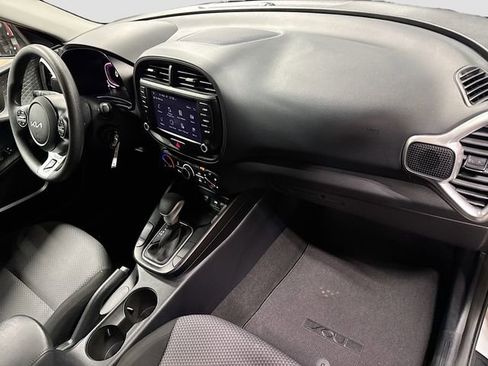 Used 2023 Kia Soul LX w/ LX Technology Package image 27