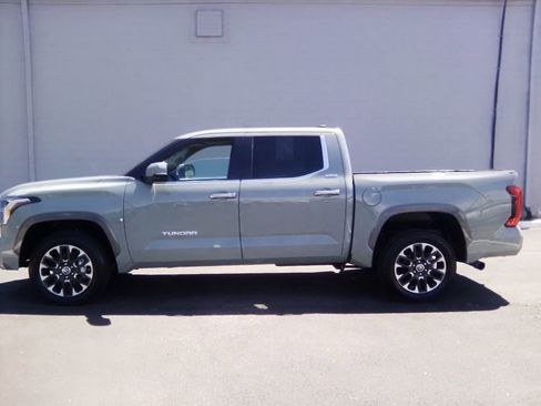 Used 2024 Toyota Tundra Limited w/ Power Package AWD/4WD image 7