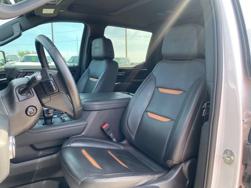 Used 2024 GMC Sierra 1500 AT4 w/ Technology Package AWD/4WD image 10