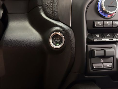 Used 2022 GMC Sierra 2500 Denali w/ Denali Ultimate Package image 19